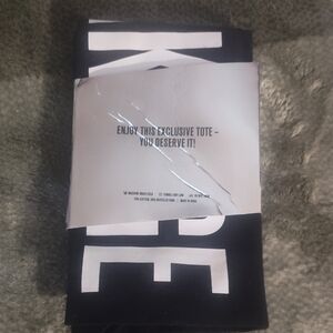 5 For $25 IL MAKIAGE Black and White Tote